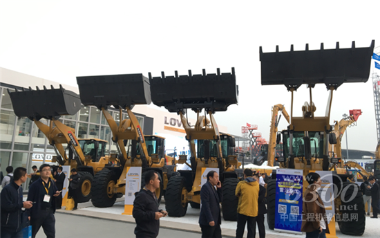 雷沃重工展臺(tái)風(fēng)采