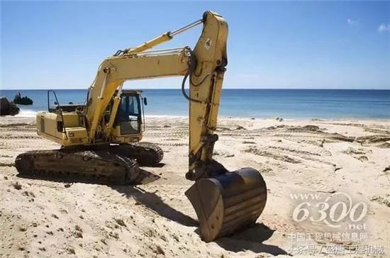 挖機配破碎,要懂得愛惜