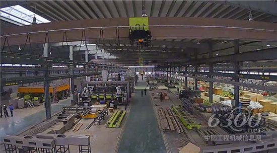 日新月異的中聯(lián)重科塔機(jī)智能工廠廠房