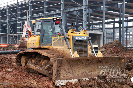 山推DH17C2全液壓推土機(jī)