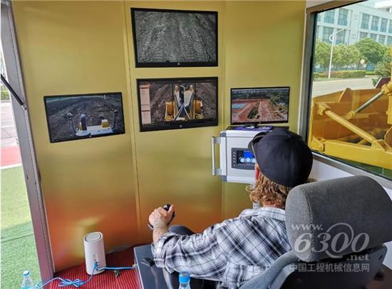 山推搭載5G網(wǎng)絡遠距離遙控技術試驗成功