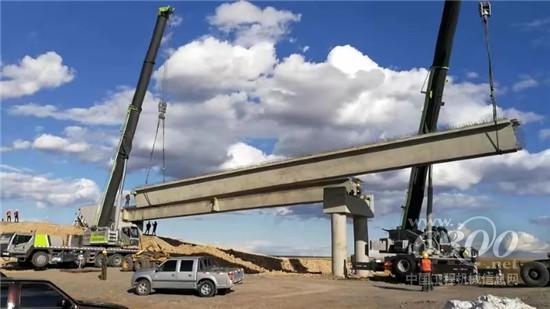 中聯(lián)重科起重機(jī)助力綏滿高速海滿段公路梁板架設(shè)項(xiàng)目順利進(jìn)行