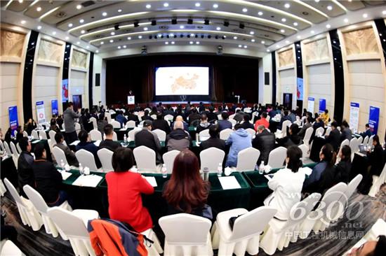 柳工高管與百余名企業(yè)家代表分享交流國際化經(jīng)驗(yàn)