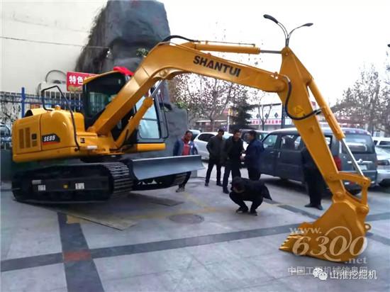 山推挖掘機走進(jìn)山西·運城
