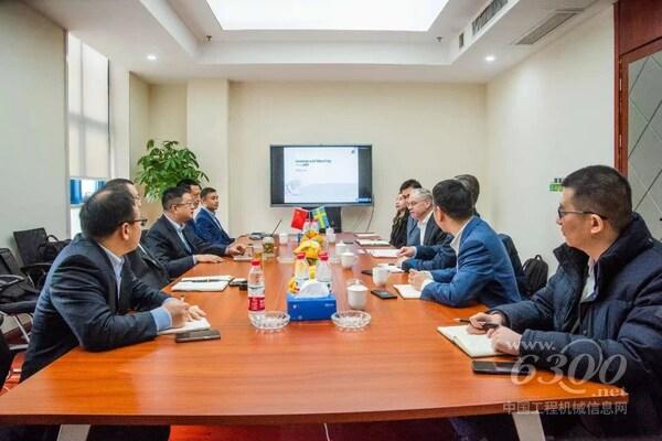 斯凱孚總裁兼首席執(zhí)行官Rickard Gustafson與南高齒高層展開(kāi)深入交流