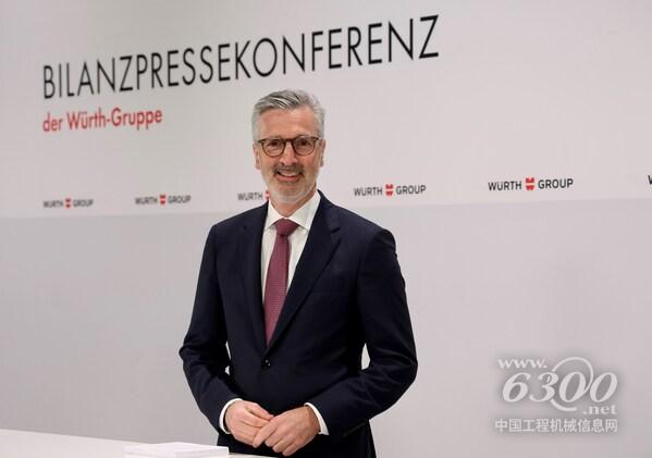 2023年5月4日，伍爾特集團(tuán)中央管理委員會(huì)主席Robert Friedmann出席2022年度財(cái)務(wù)報(bào)告新聞發(fā)布會(huì)