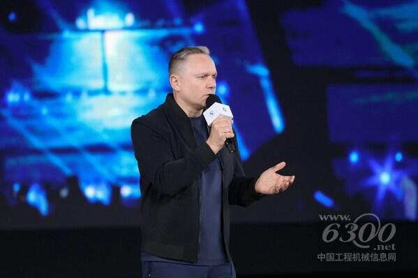 寶馬集團(tuán)負(fù)責(zé)客戶(hù)、品牌及銷(xiāo)售業(yè)務(wù)的董事高樂(lè)先生