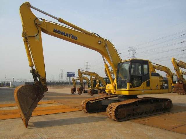 小松PC240LC-8履帶式液壓挖掘機(jī)