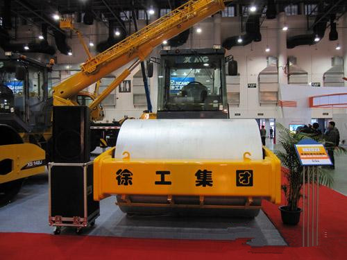 徐工XS202J機(jī)械單鋼輪震動(dòng)壓路機(jī)