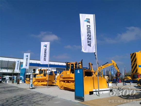 柳工參加2016年德國(guó)寶馬展現(xiàn)場(chǎng)拍圖