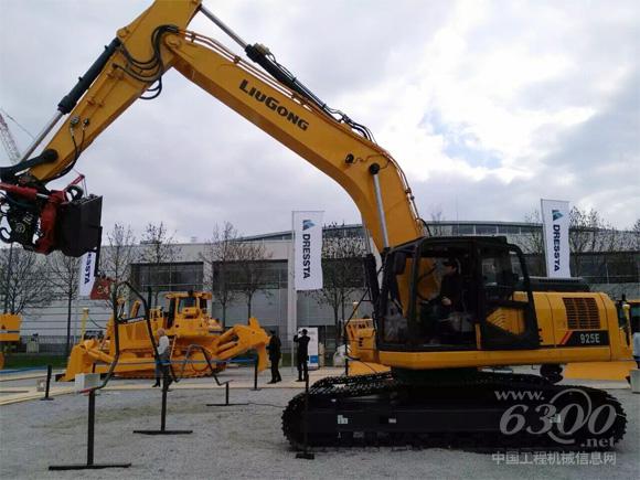 柳工參加2016年德國(guó)寶馬展現(xiàn)場(chǎng)拍圖