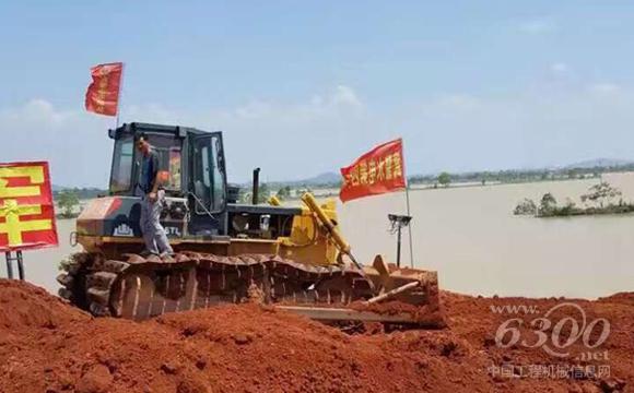 山推江西救災(zāi)現(xiàn)場（四二）