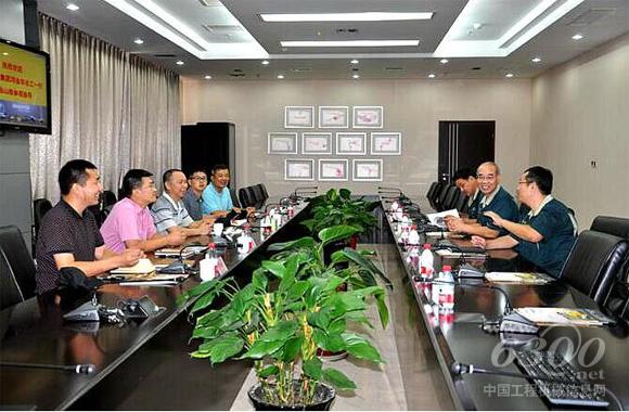 紫金礦業(yè)集團(tuán)總工程師鄧金華一行來(lái)訪山推