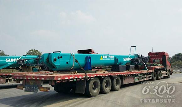 山河智能新一代SWTC系列起重機發(fā)車