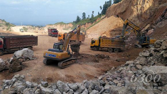 徐工XE270DK挖掘機(jī)在云南曲靖采石場施工