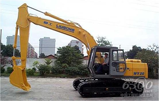 1996年自主研發(fā)20噸挖掘機(jī)WY20并推向市場