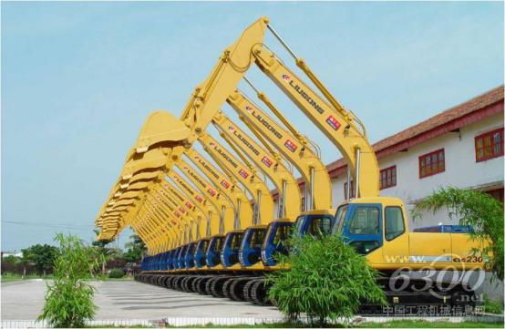 2001年廣西柳工機(jī)械股份有限公司挖掘機(jī)廠成立