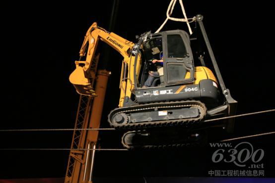 2008年柳工首次與央視合作承辦首屆挖掘機(jī)技能大賽