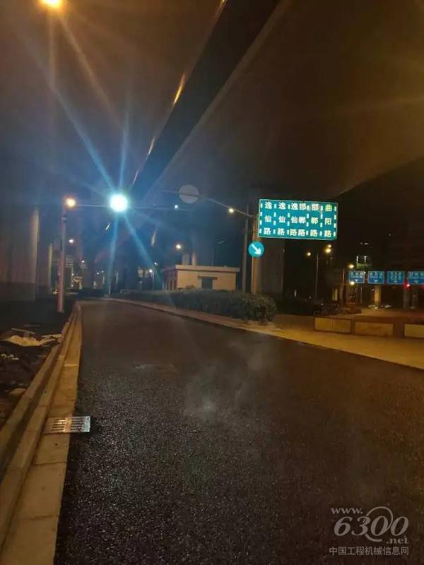 住友HA90C-2攤鋪機路面維修技術(shù)含量高