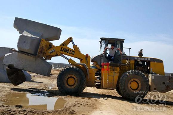 廈金機械扭王字塊叉裝機