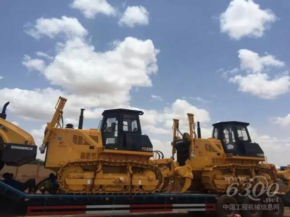 國(guó)機(jī)重工YD230推土機(jī)