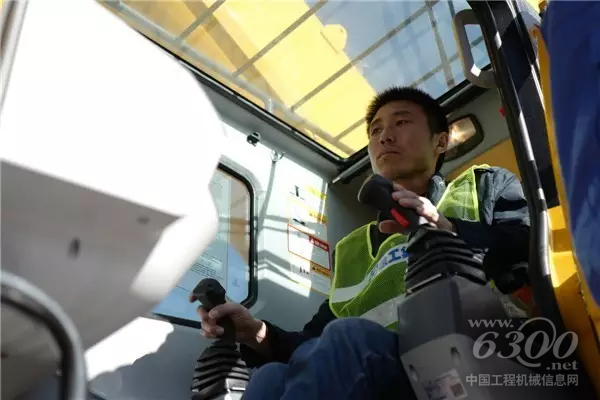 比賽一觸即發(fā)，即便操作如此“高大上”的G一代，也難免緊張