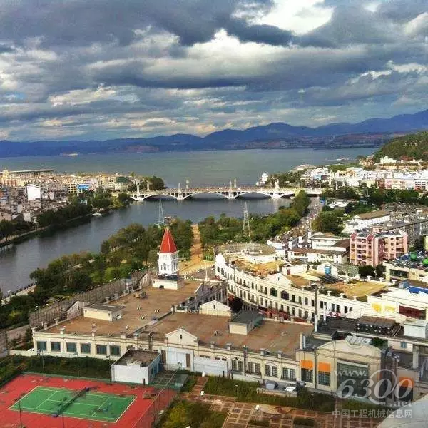 蒼山腳下，洱海畔邊