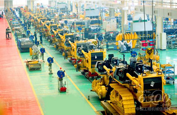 山推生產(chǎn)車間