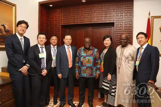 加納總統(tǒng)阿庫(kù)福接見(jiàn)唐修國(guó)一行