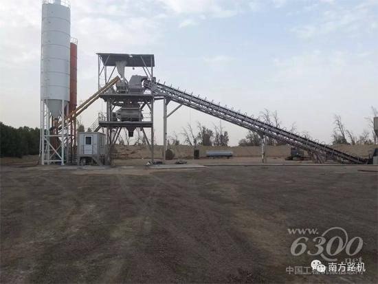南方路機(jī)HZS100混凝土攪拌設(shè)備在沙特 (MANWA公司)
