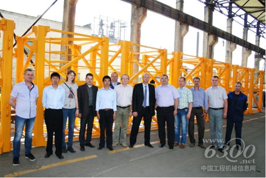 中聯(lián)重科與白俄當(dāng)?shù)仄髽I(yè)合作的首批塔機標準節(jié)完成驗收