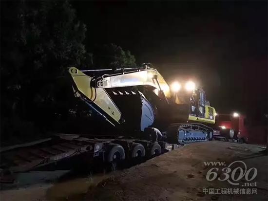 集結(jié)挖掘機設(shè)備