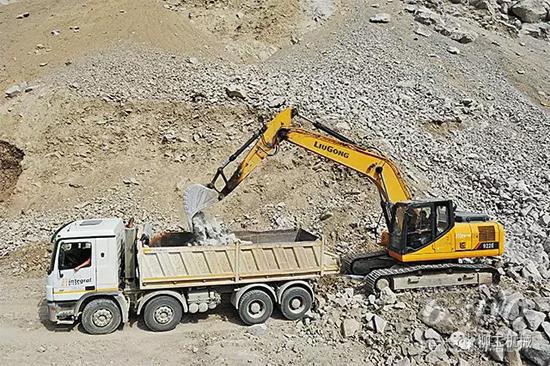 塞爾維亞見證柳工品質(zhì)