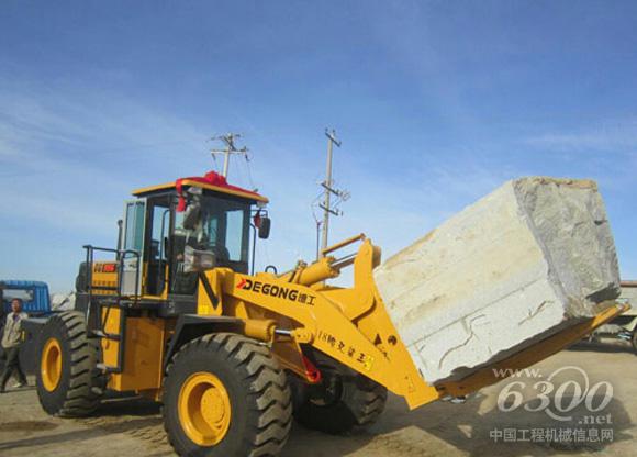 德工956N在膠東采石場(chǎng)工作