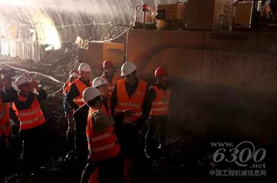 中國駐黑山大使崔志偉視察南北高速公路Jabuka隧道施工工地并了解徐工XTR260懸臂隧道掘進(jìn)機使用情況