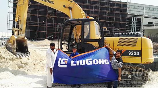 盧炳建在48度高溫沙特服務(wù)現(xiàn)場