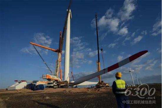 QAY2000噸全地面起重機(jī)在寧夏完美實(shí)現(xiàn)風(fēng)電項(xiàng)目首吊