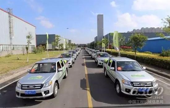 農(nóng)機服務(wù)直通田間地頭