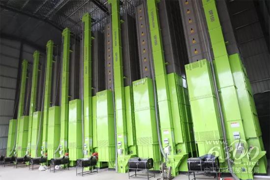 中聯(lián)重科：糧食烘干中心晝夜不歇，打響秋糧保衛(wèi)戰(zhàn)！