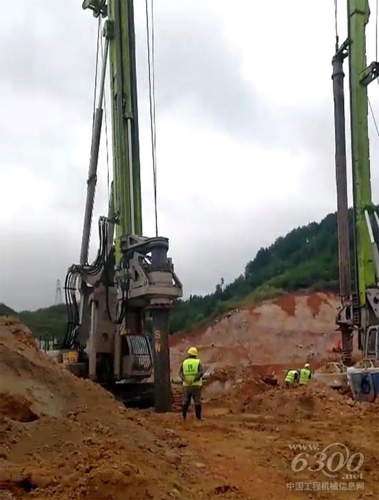 劉玉伍駐守的工地上,客戶購買的中聯(lián)重科旋挖鉆正在穩(wěn)定施工