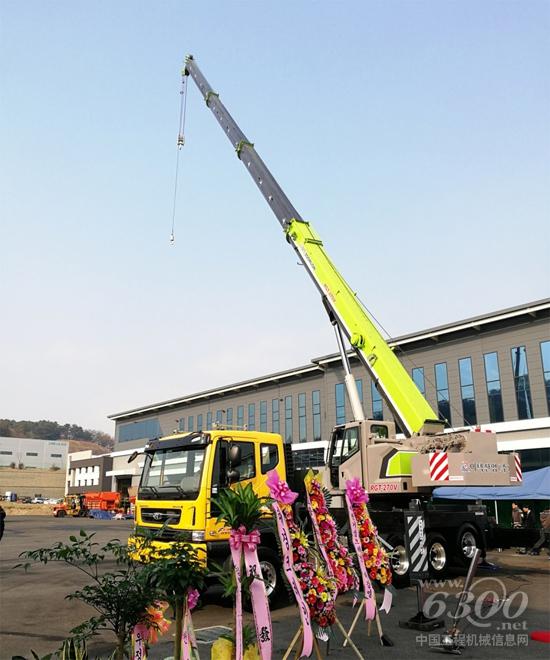 搭載韓國(guó)大宇底盤的RGT-270V 25噸汽車起重機(jī)