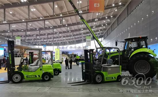 中聯(lián)重科工業(yè)車輛展臺(tái)