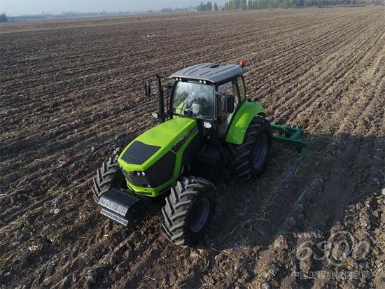 中聯(lián)重科拖拉機(jī)