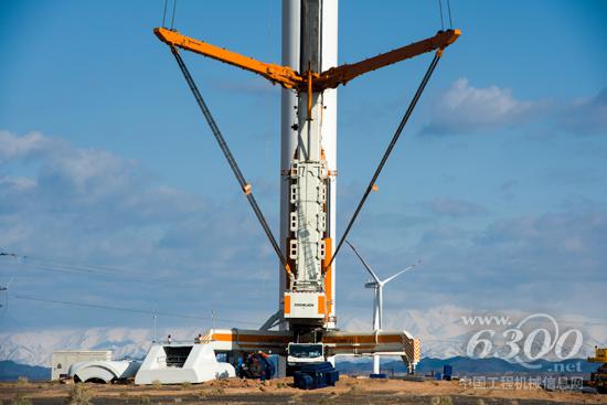 中聯(lián)重科QAY2000噸全地面起重機參與風電吊裝