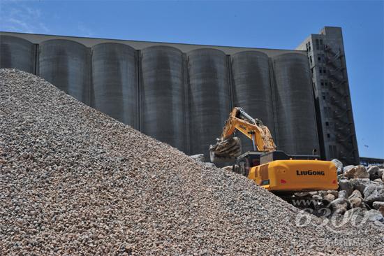 柳工:以責(zé)任詮釋初心 以擔(dān)當(dāng)承載前進