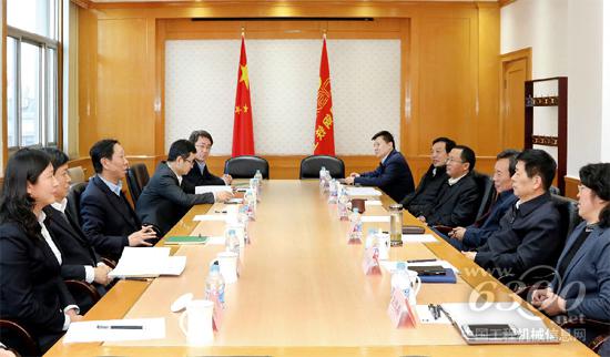 河鋼董事長于勇與中國鋼鐵工業(yè)協(xié)會主要領導進行交流座談