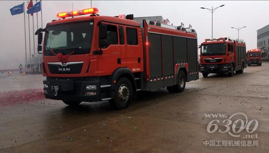 中聯(lián)重科消防機(jī)械駛出望城工業(yè)園