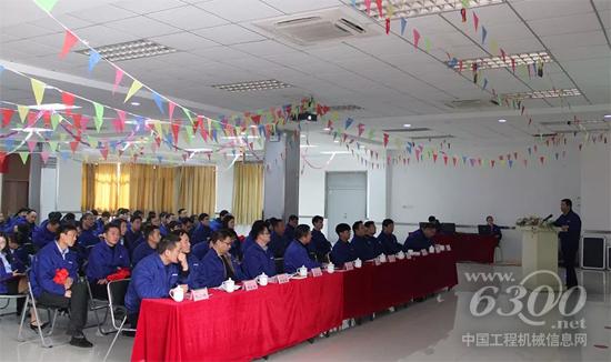 江明做2017年度經(jīng)營管理工作報(bào)告