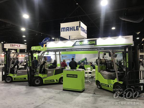 △展會現(xiàn)場前來咨詢的客戶絡(luò)繹不絕