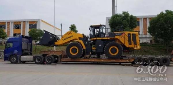 柳工CLG8128H裝載機(jī)即將運(yùn)往蒙古